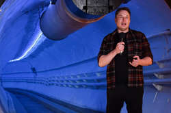 Маск: Можем приземлиться на Луне через два года