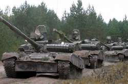 Майже 30 танків покинули базу бойовиків