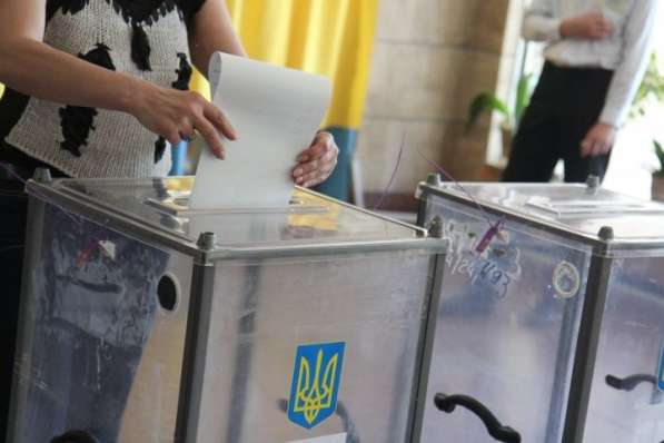 В Україні розпочалися позачергові вибори у Раду