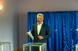 Юрій Бойко проголосував на виборчій дільниці в с. Іванковичі Васильківського району