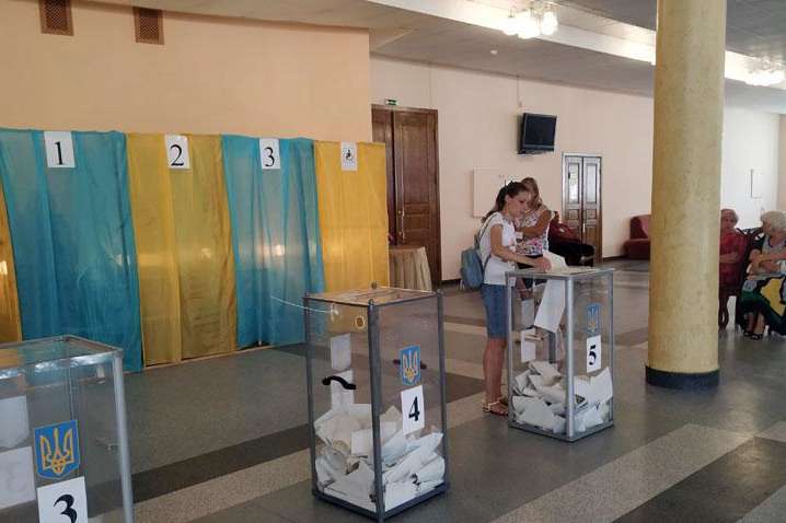 Екзитпол телеканалу «112 Україна». «Слуга народу» набирає 42,7% голосів