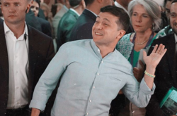 Как звезды шоу-бизнеса и политики на избирательные участки ходили