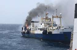 Біля Африки після пожежі потонув український траулер, є загиблі  