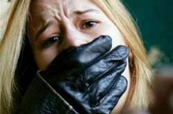 Заштовхали в авто і вивезли в ліс: затримано викрадачів жінки на Оболоні