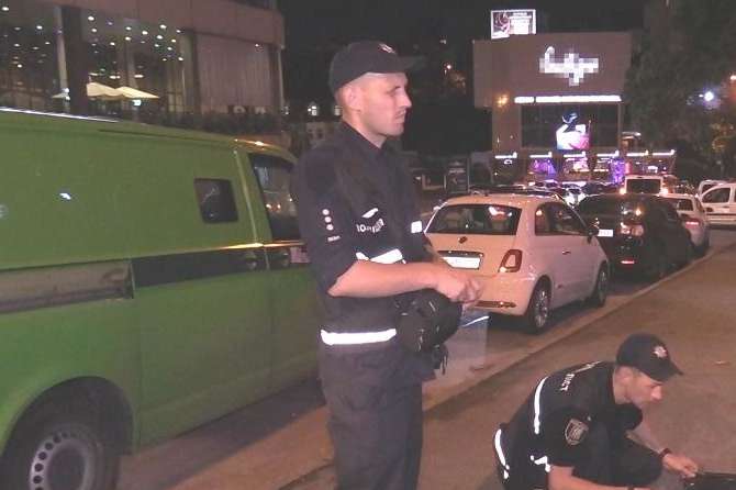 Пограбування інкасаторів у Києві: поліція розшукує зухвалого злодія (фото)