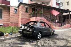 Автомобіль згорів дотла