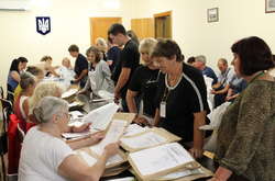 Підрахунок голосів на окружній виборчій комісії №193