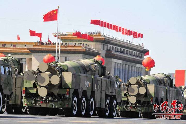 В Китае заявили, что не будут применять первыми ядерное оружие