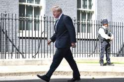 Джонсон провів зустріч з королевою і офіційно очолив уряд Британії 