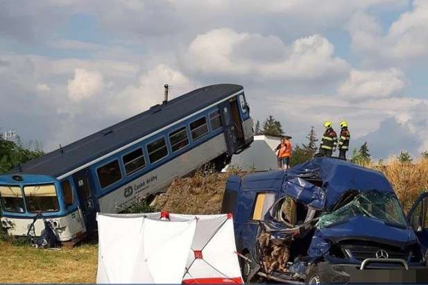 У Чехії автобус із українцями потрапив у смертельну ДТП