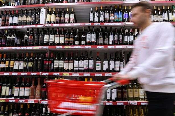 Уряд скасував ліцензування при імпорті та експорті спирту, алкоголю і сигарет