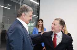 Порошенко зустрівся з Волкером
