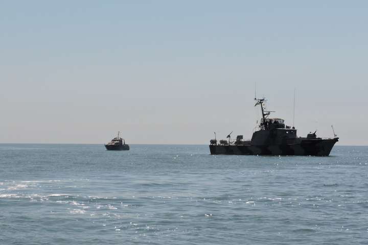 В Азовському морі росіяни провокують Морську охорону Держприкордонслужби 