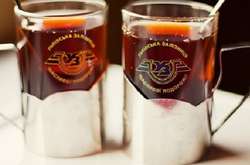 «Подстаканники на мыло»: В Укрзализныце вместо сувенирных подстаканников на миллион гривен купят мыло