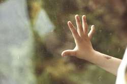 У Києві з балкона випав трирічний хлопчик