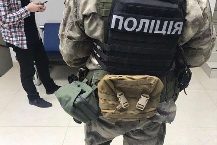 Поліція проводить обшуки в окружкомі №37 на Дніпропетровщині