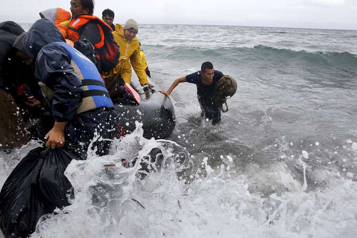 У Середземному морі зникли більше 100 мігрантів