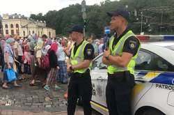 Поліція Києва перейшла на посилений режим: працюють вибухотехніки та кінологи