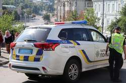 Перекриті вулиці, кінологи з собаками, спецпризначенці: поліція готова до хресного ходу (фото)