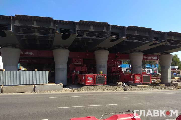 Будівництво нового Шулявського шляхопроводу: з’явилася ще одна частина моста (фото)