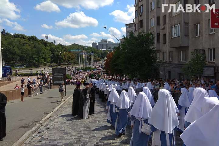 Києвом іде хресний хід Московської церкви (фото, відео)