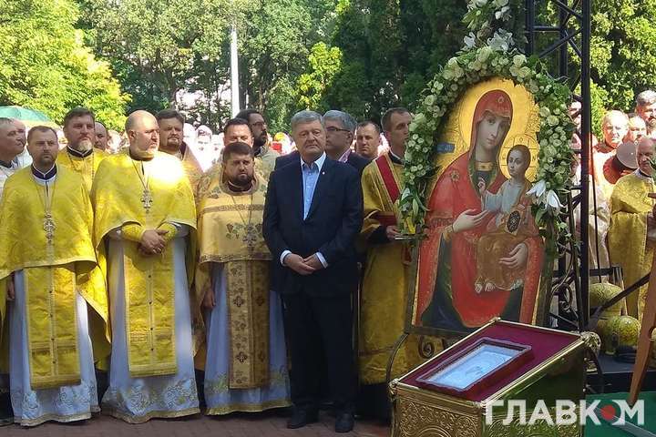 Порошенко: Хрещення стало прийняттям України до родини європейських народів
