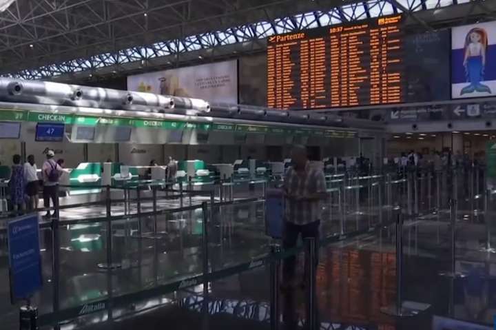 Літак з українцями затримався в Барселоні на сім годин