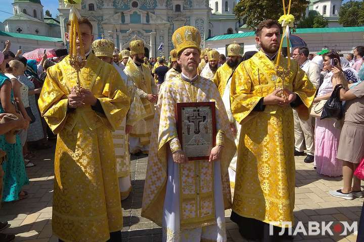 Почався Хресний хід Української православної церкви (фото, трансляція) 