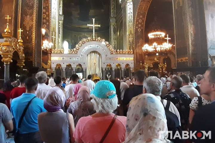 На святкування Хрещення Русі до Філарета прийшло кілька сотен вірян (фото)