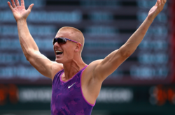 Американець Кендрікс стрибнув із жердиною з другим після українця Бубки результатом в історії (відео)