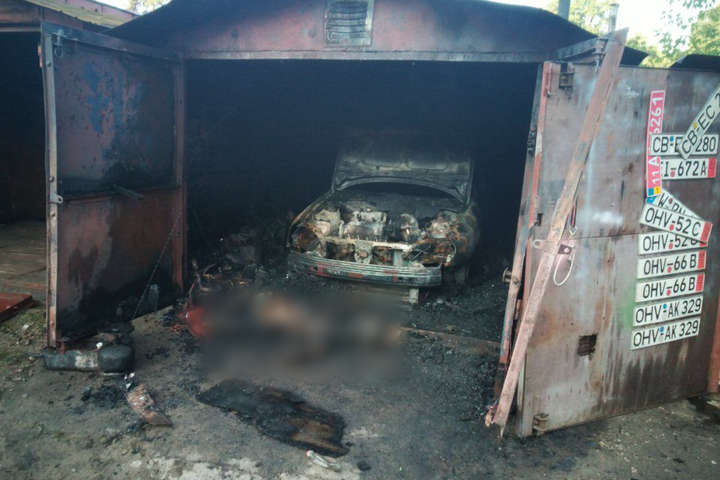 Під час пожежі у гаражах в Києві загинув чоловік (фото)