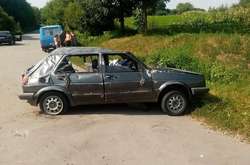 Водій не впорався з керуванням і автомобіль перекинувся