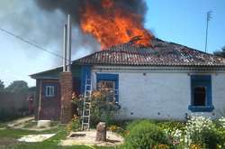 Полум&rsquo;ям було повністю охоплено дах будинку&nbsp;