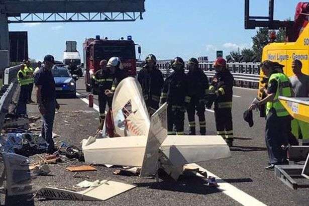 В Італії літак впав на автостраду: є загиблий