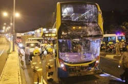 Два автобуси зіштовхнулися у Гонконзі: 77 постраждалих