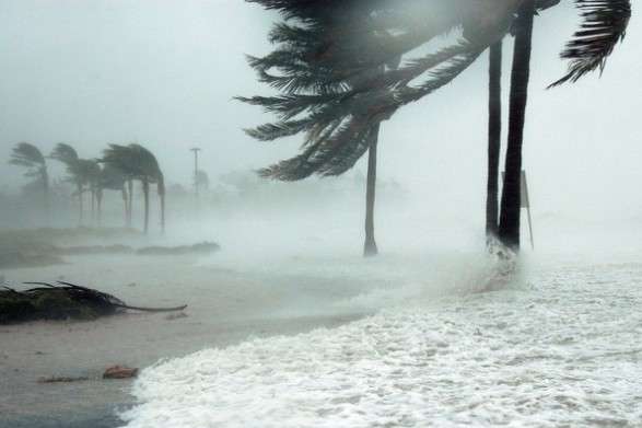 У Тихому океані тропічний шторм Ерік посилився до урагану