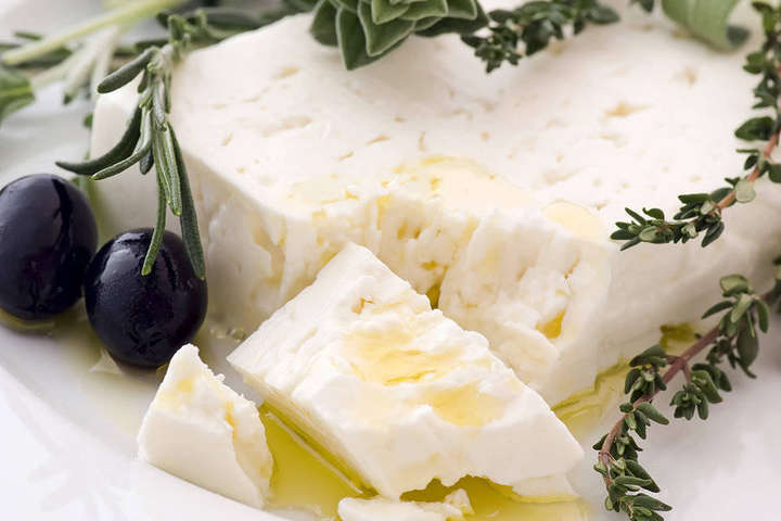 Українські компанії з 2023 року не зможуть виробляти сир фета