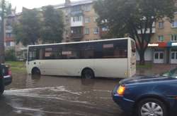 Потужна злива затопила Київ: фото і відео