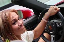 Дженнифер Лопес призналась, что не водила автомобиль 20 лет