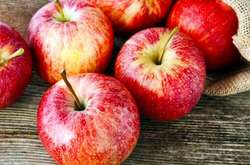 Медики объяснили, почему каждый день нужно есть яблоки