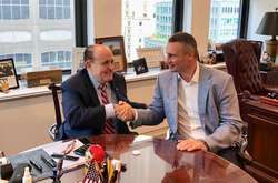 Кличко зустрівся з колишнім мером Нью-Йорка (фото)