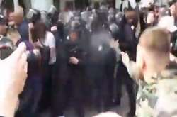 У Києві судитимуть молодика, який застосував сльозогінний газ під час сутичок біля МВС