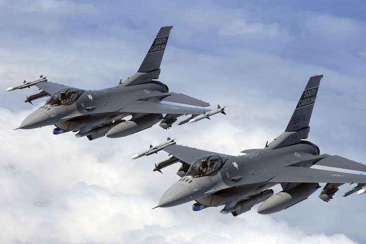 Болгарія придбає нові американські винищувачі F-16