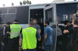 Зачистка Києва від нелегалів: на ринку «Троєщина» затримано 59 іноземців (фото)