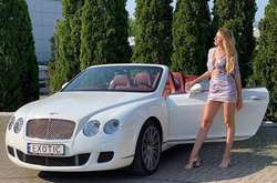 Леся Никитюк призналась, что втирает в губы золото и носит платья в стиле «сауна-пляж-ресторан»