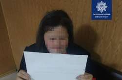 На Київщині посеред ночі патрульні помітили на дорозі жінку, яка йшла на концерт Винника