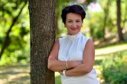 Олена Сукманова