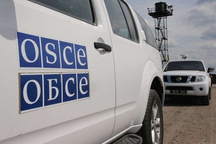 Місія ОБСЄ зафіксувала на Донбасі російський потяг і автоколони