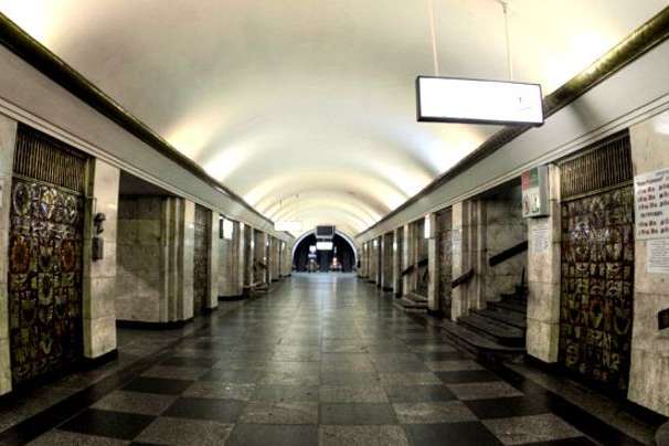 На червоній гілці столичного метро закрито центральні станції 