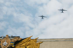 День Повітряних сил: над Вінницею пролетіли винищувачі (фоторепортаж) 